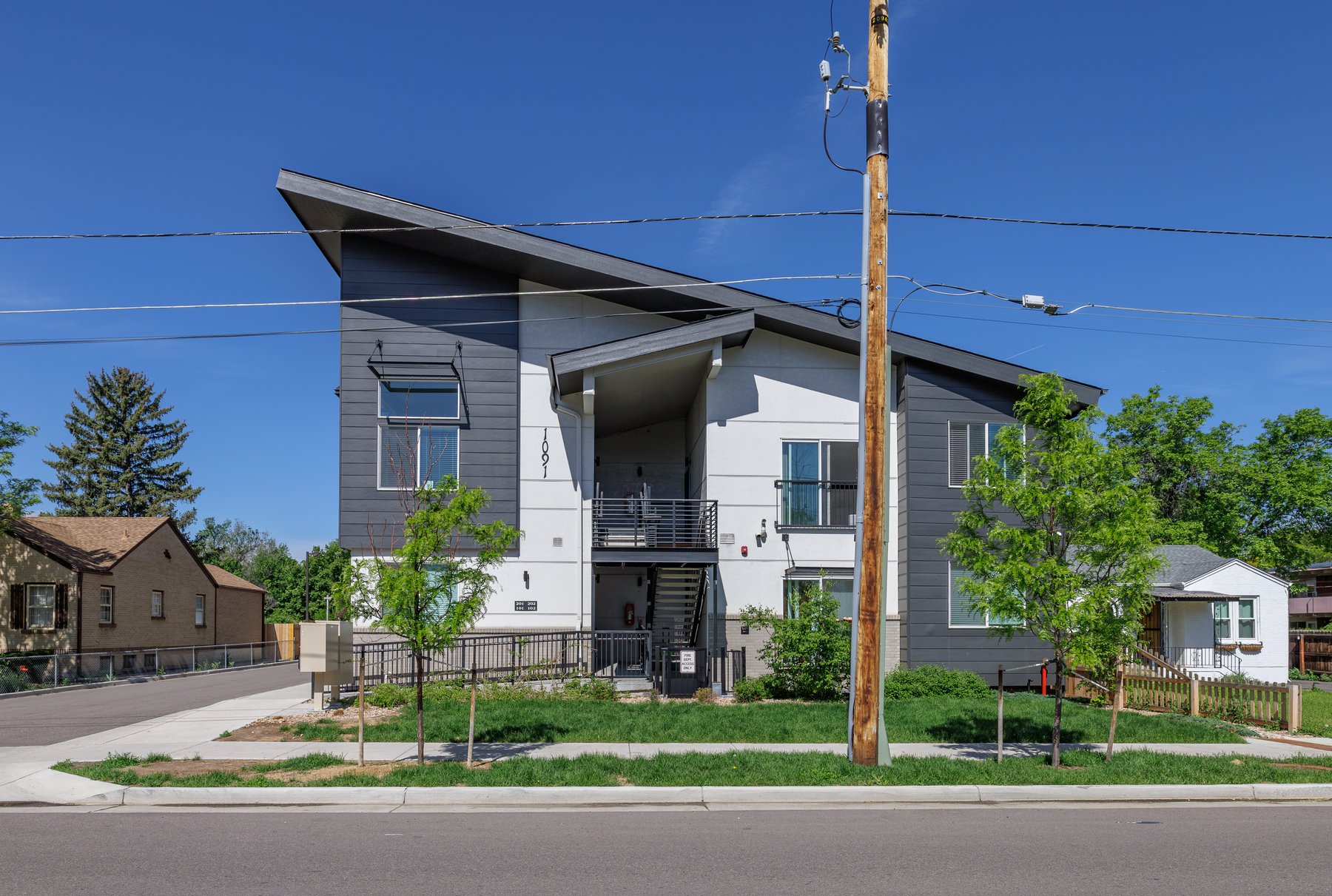 Lakewood Apartment: 1091 Carr St