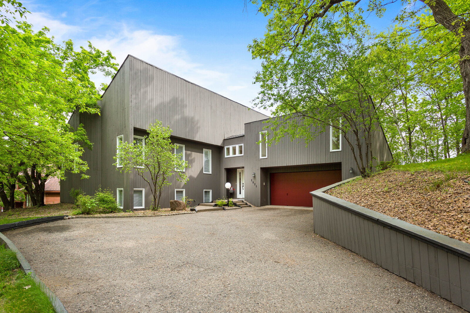 Minnetonka House: 2925 Minnehaha Curve