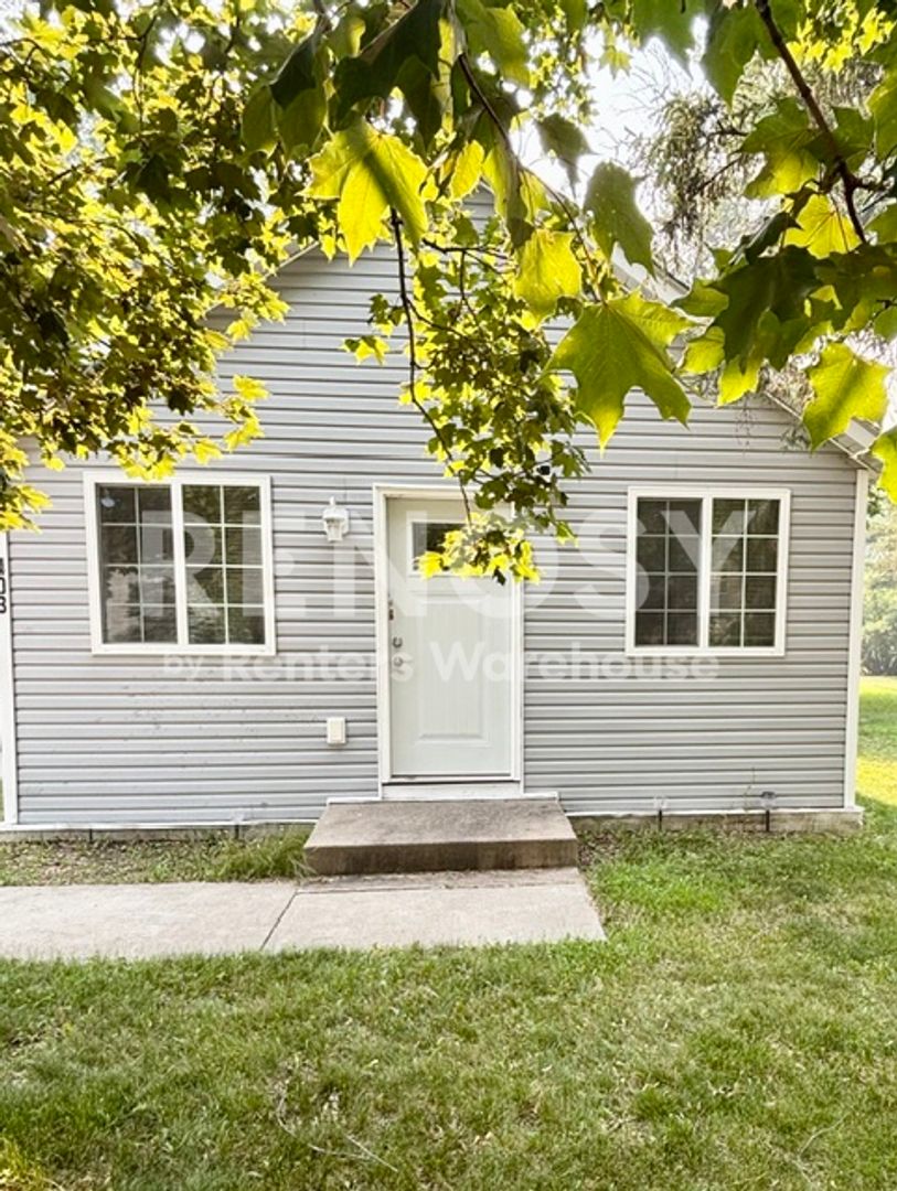 Waite Park House: 403 4th Ave NE