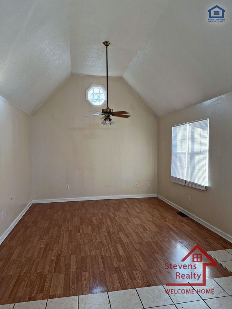 Chattanooga House: 438 Roberts St