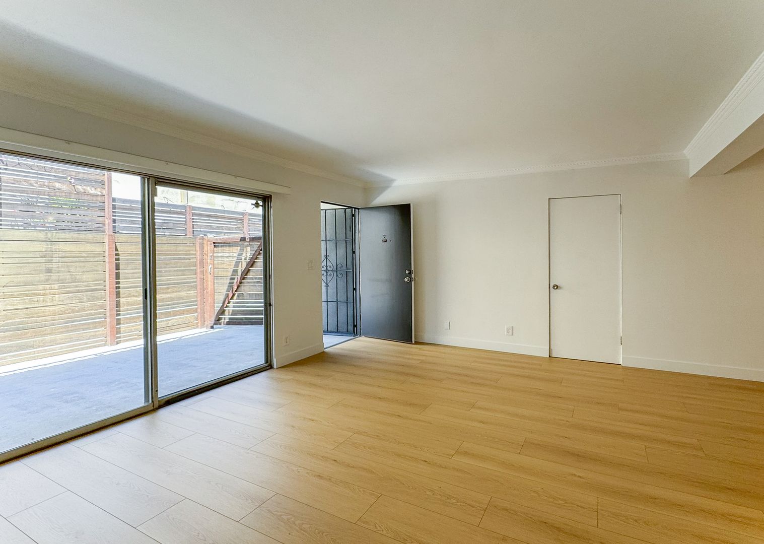 Santa Monica Condo: 1433 25th St