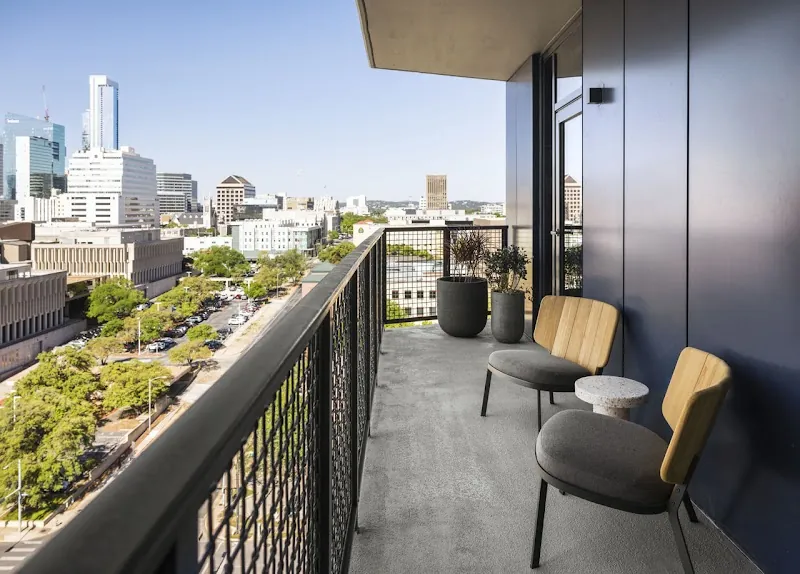 Austin Condo: 1104 Sabine St