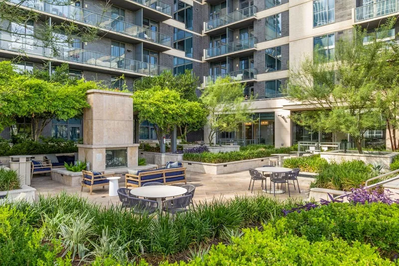 Austin Condo: 110 San Antonio St