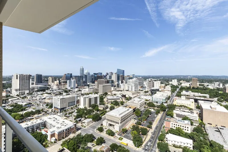 Austin Condo: 700 E 11th St