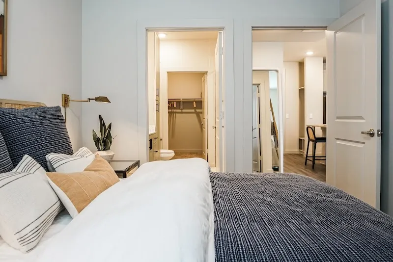 Austin Condo: 5900 Cameron Rd