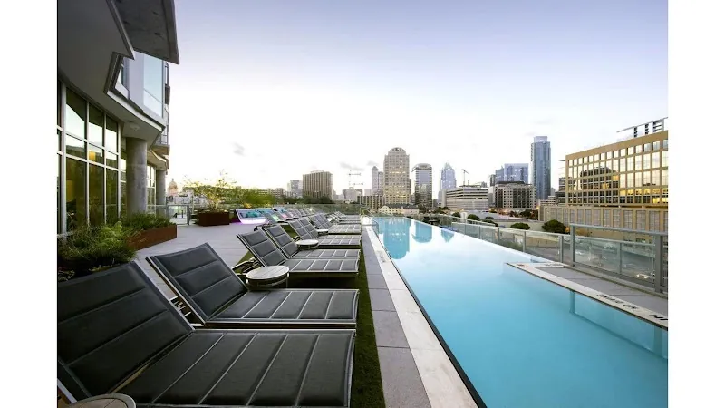 Austin Condo: 615 W 7th St