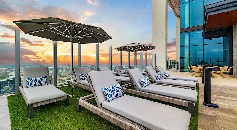 Austin Condo: 215 Brazos St