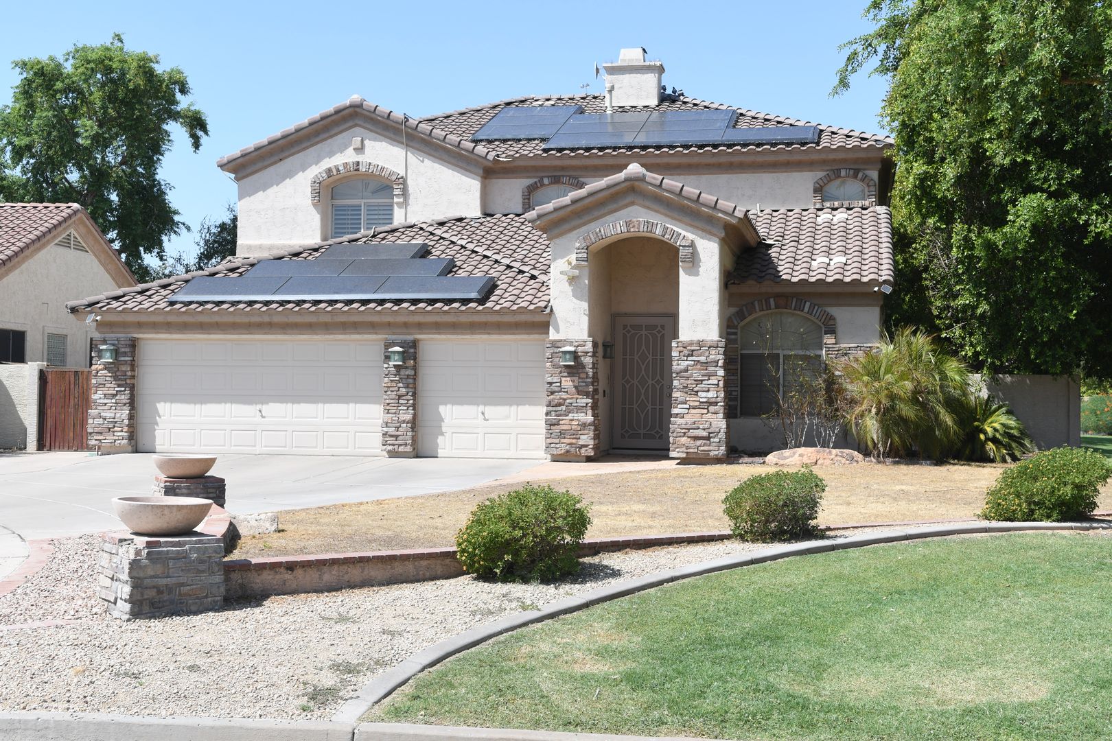 Glendale House: 19318 N 62nd Dr