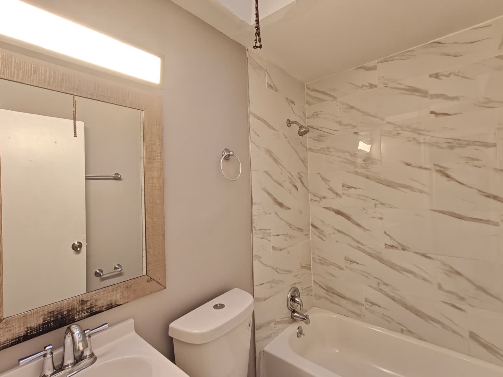 Philadelphia Apartment: 8410 Bustleton Ave
