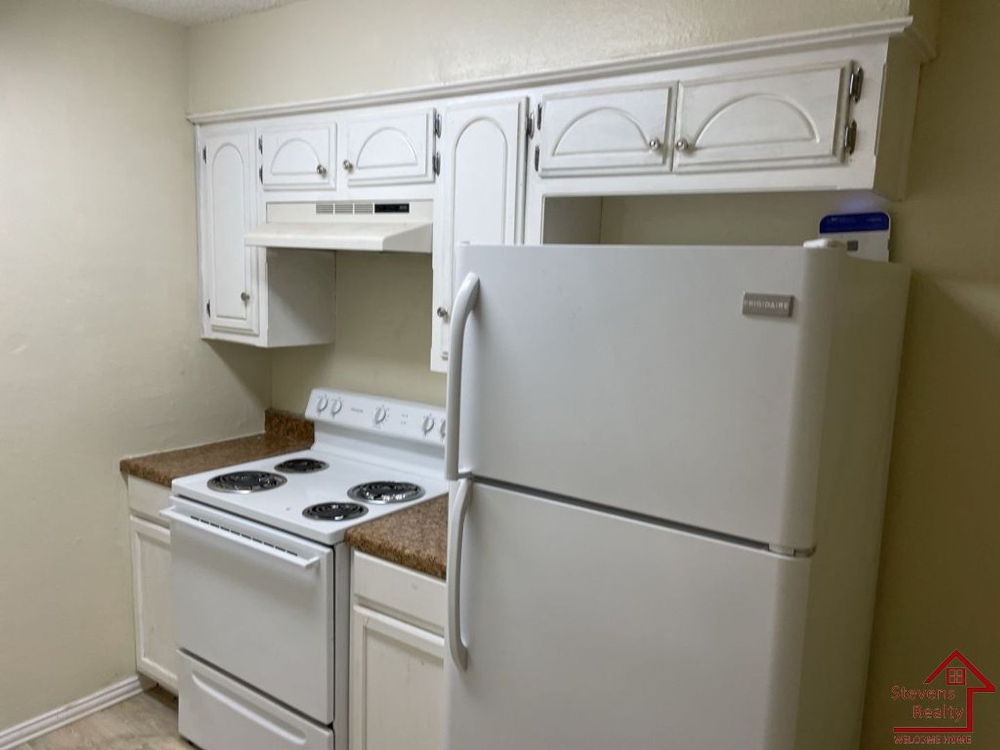 Lawton Apartment: 2110 NW Lindy Ave