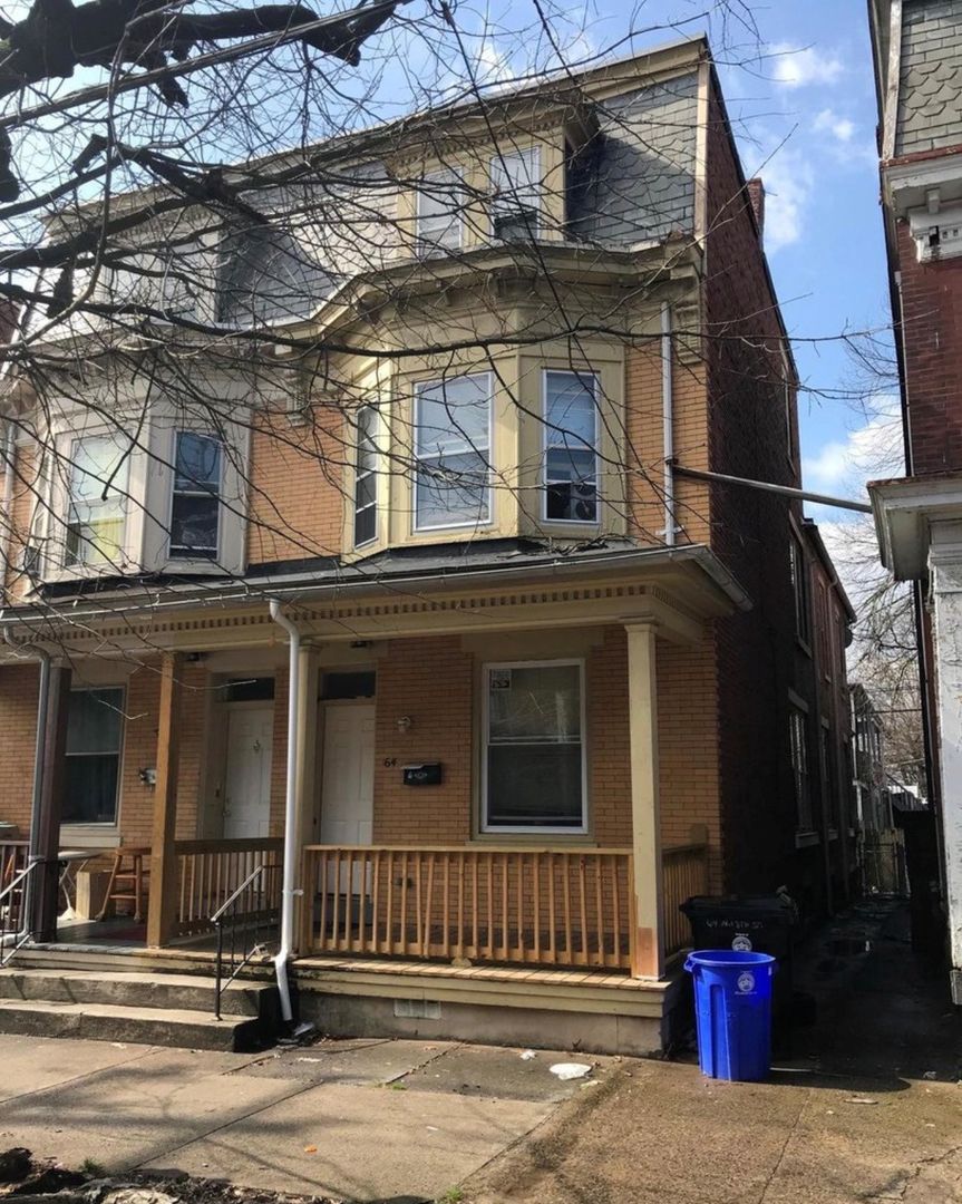 Harrisburg House: 64 N 18th St