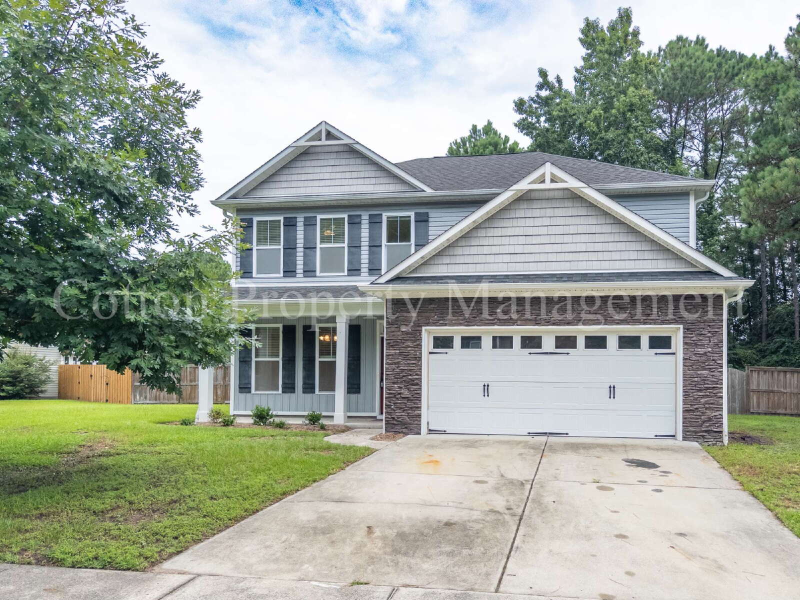 Hampstead House: 110 Roughleaf Trail