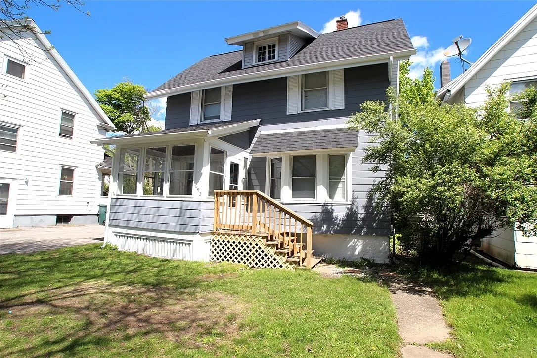 Rochester House: 692 Chili Ave