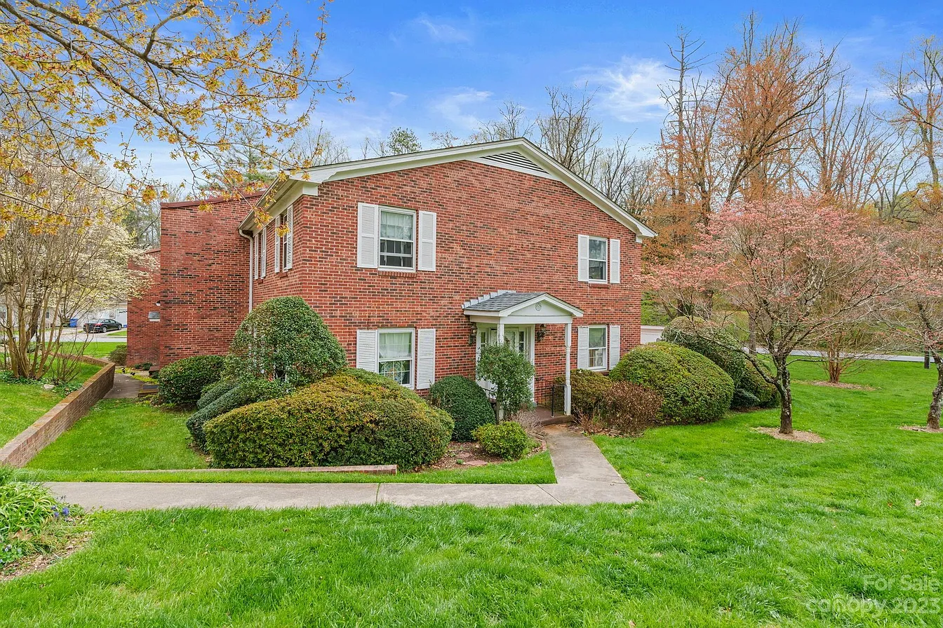 Hendersonville Condo: 1411 Kensington Rd