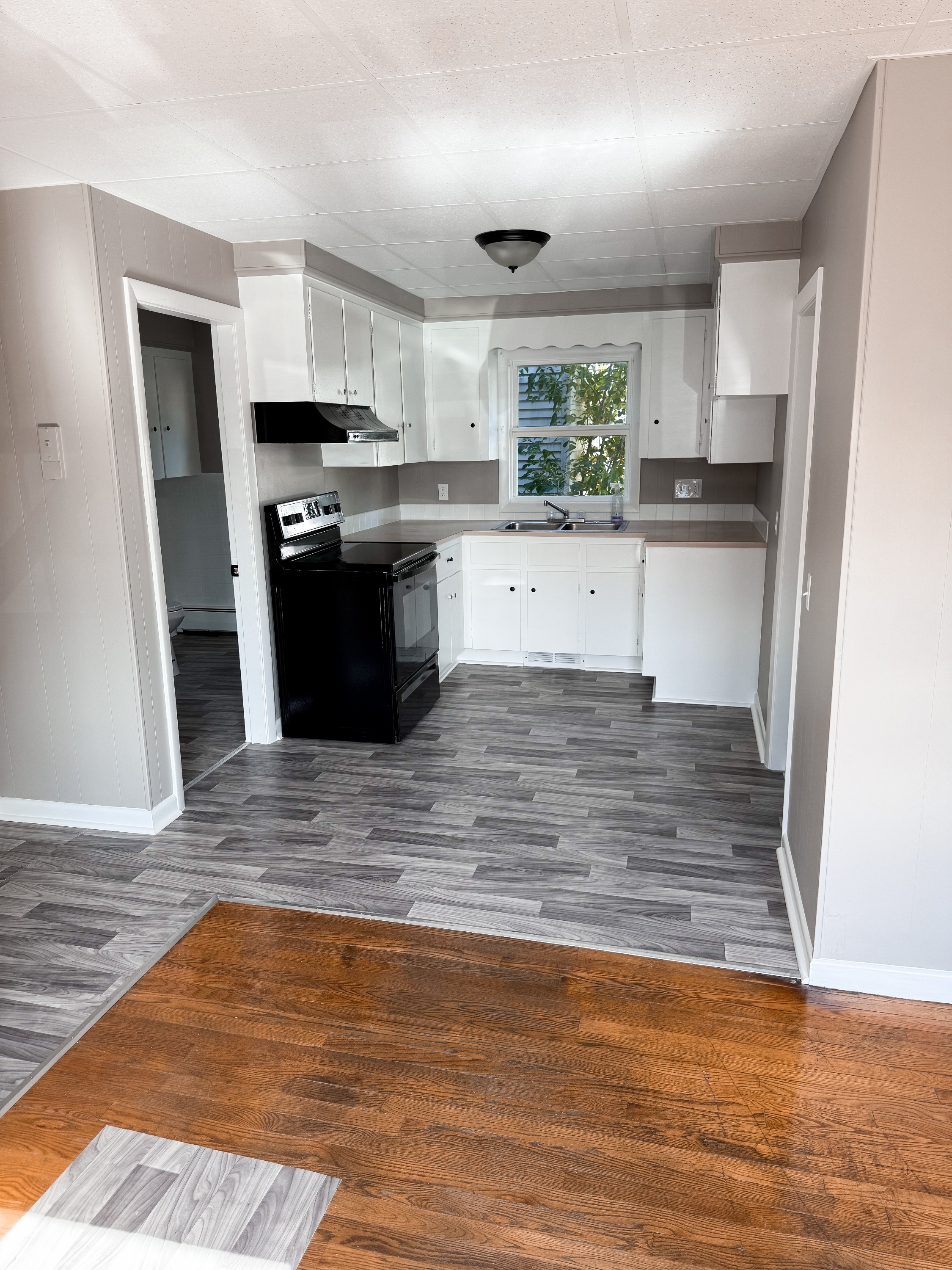 Waterville Apartment: 88 Elm St