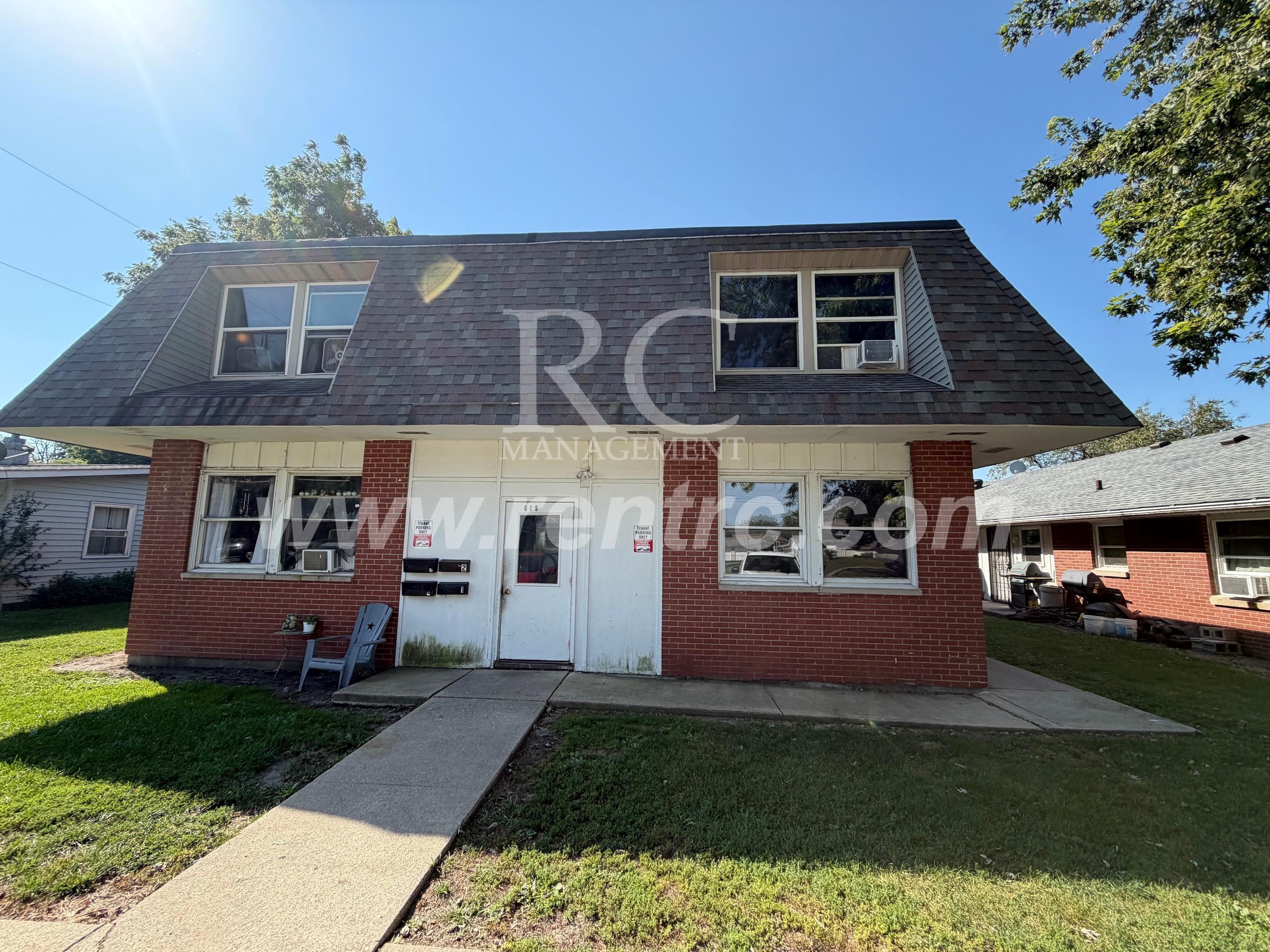 Hoopeston House: 619-1 Elm