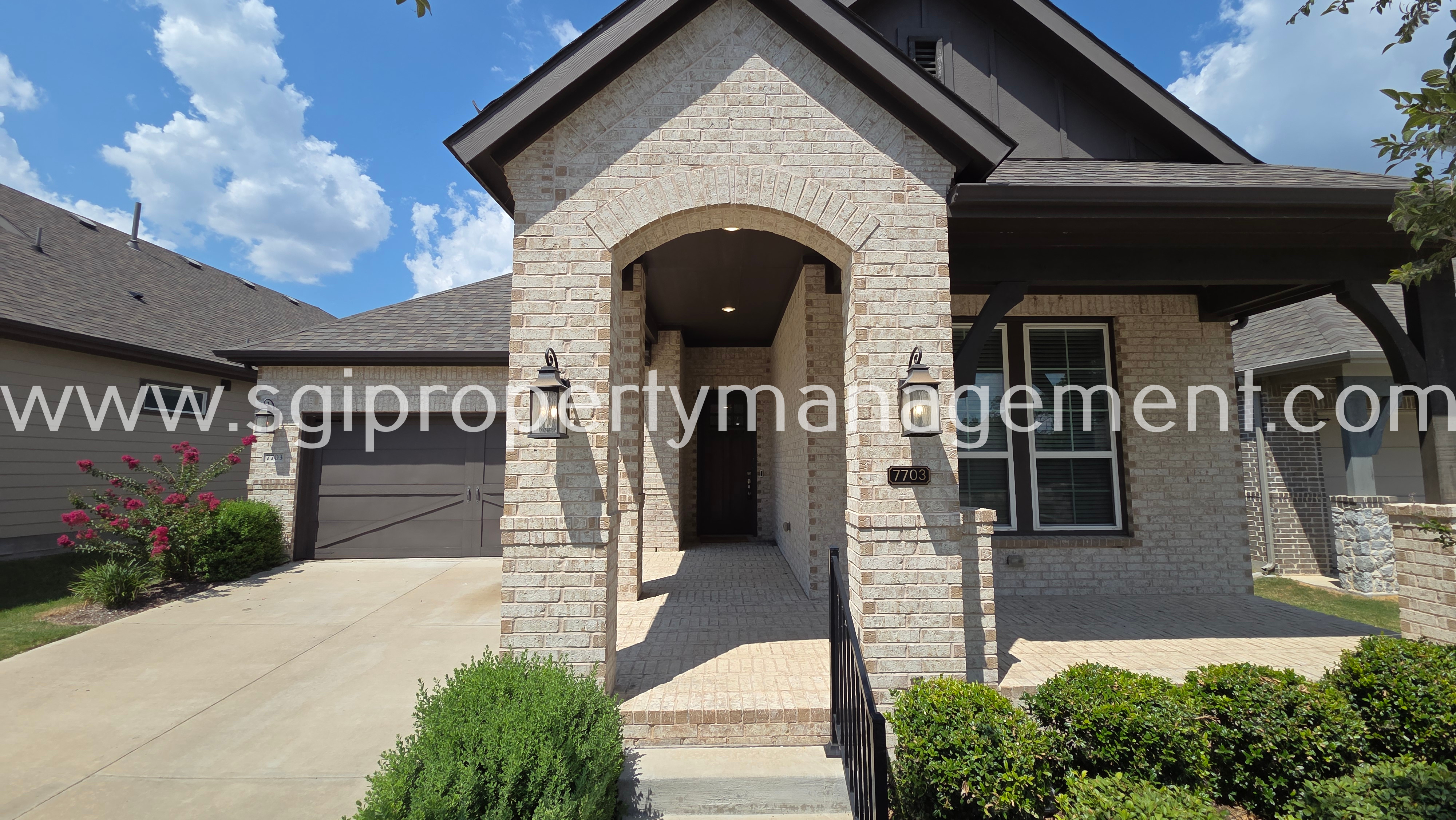 Rowlett House: 7703 Coronado Dr