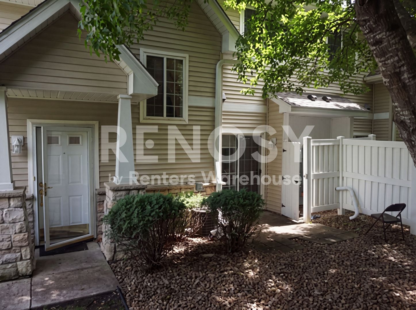 Minnetonka House: 612 Willoughby Way W
