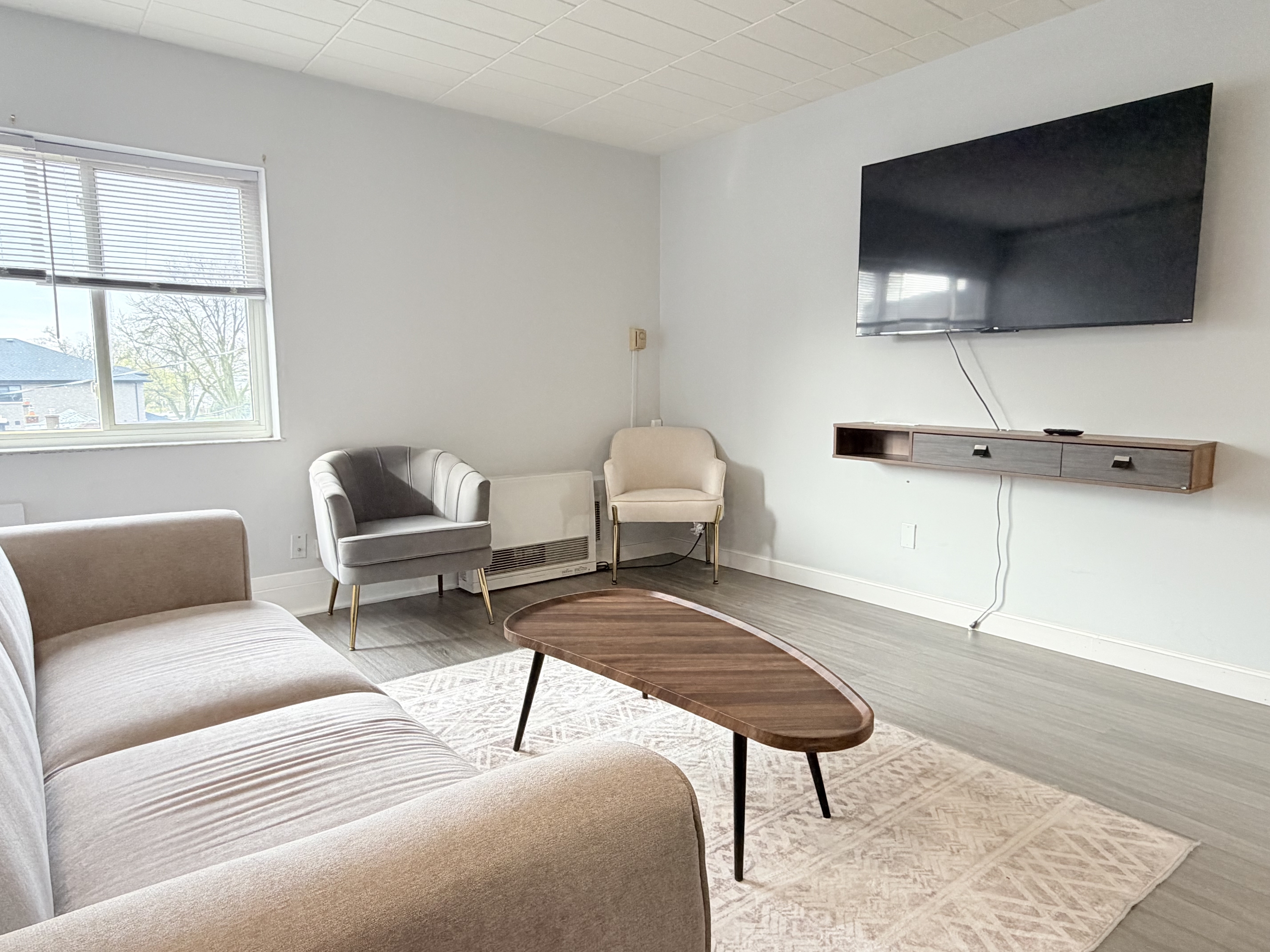 Windsor Condo: 180 Tecumseh Rd E