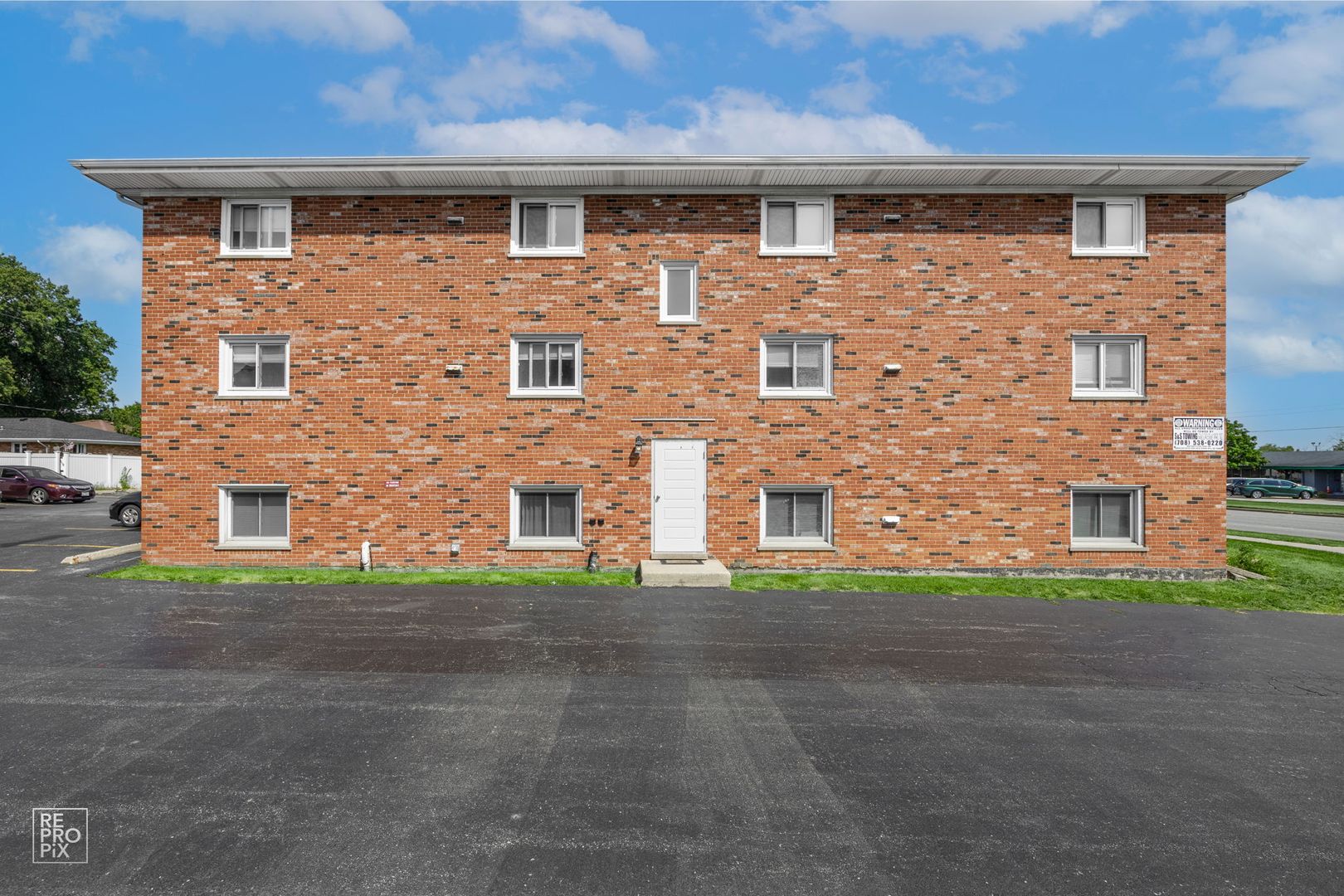 Countryside Condo: 6315 Joliet Road -