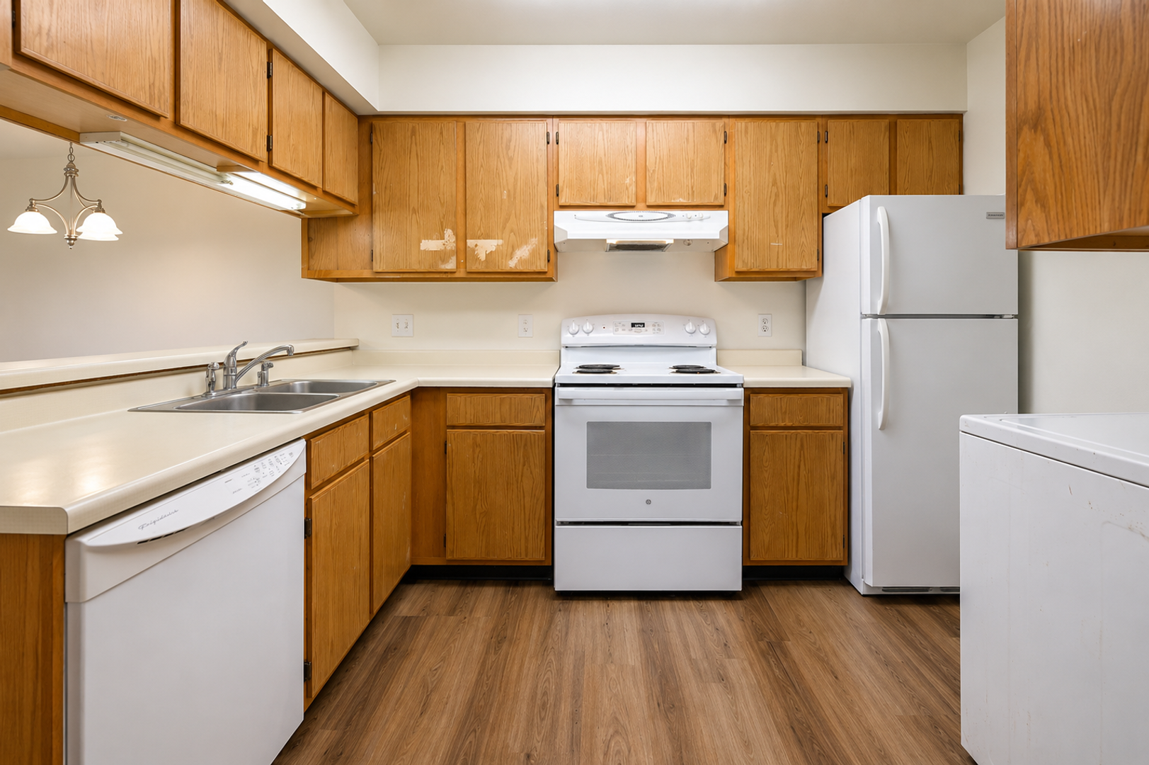 Cottage Grove Condo: 601 E. Oak St.