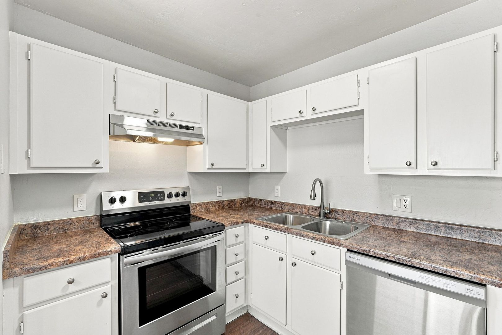 Florence Apartment: 440 E Florence Heights Dr