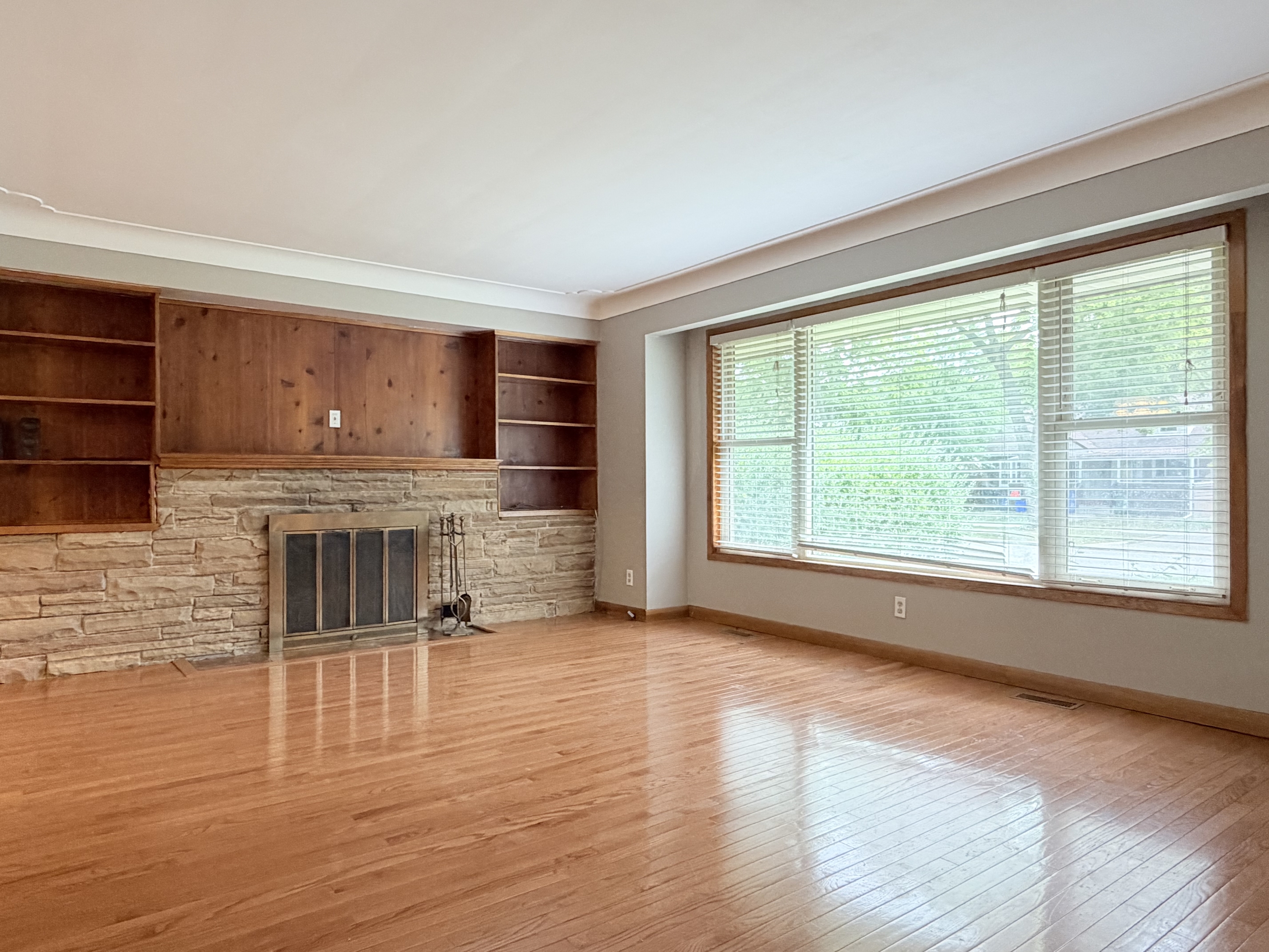 Windsor House: 165 Rankin Ave