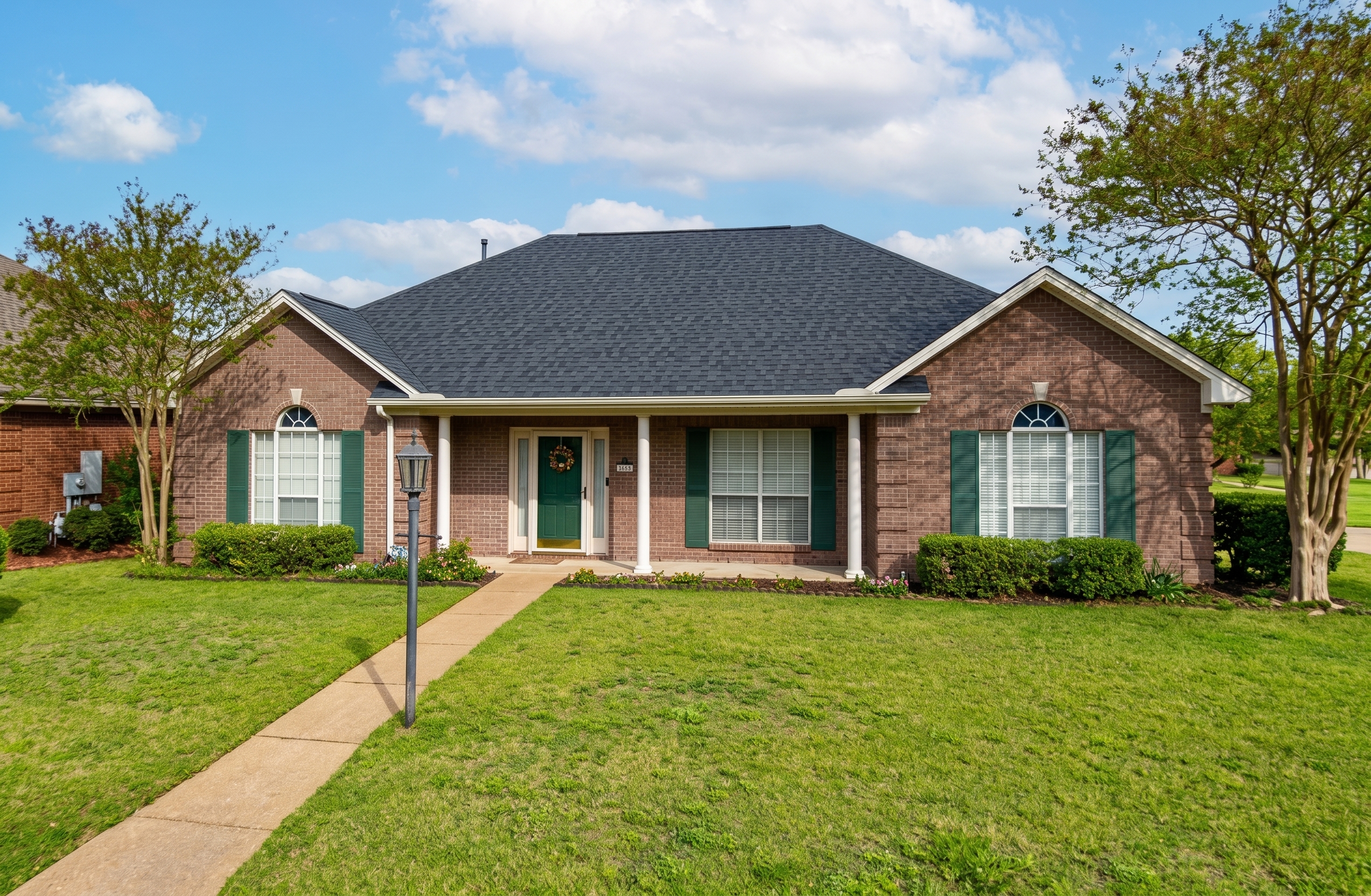 Montgomery House: 6949 Heathermoore Loop