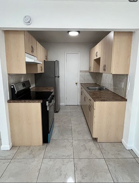 Deerfield Beach Townhome: 1333 S Dixie Hwy