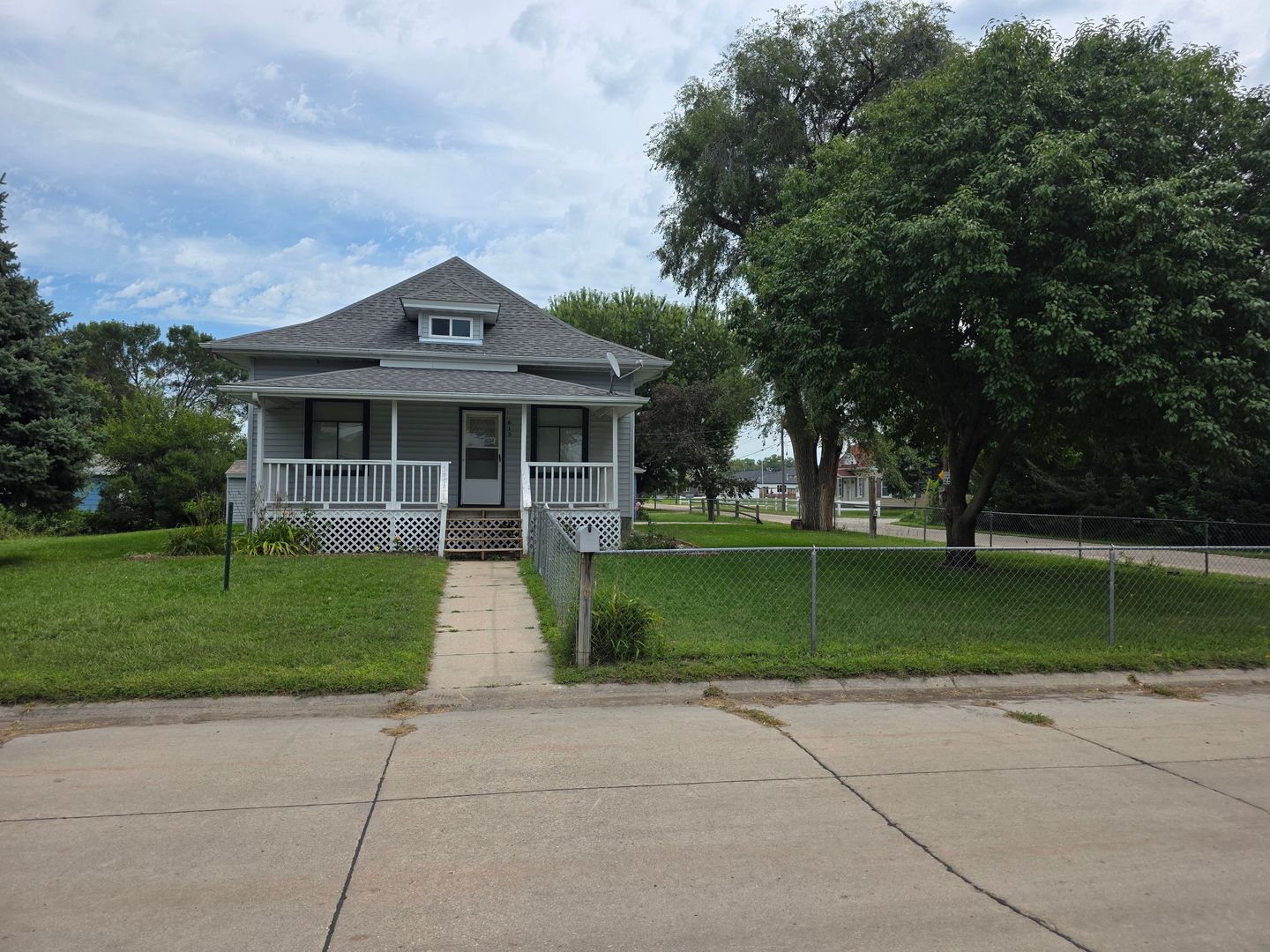 Norfolk House: 815 S Boxelder