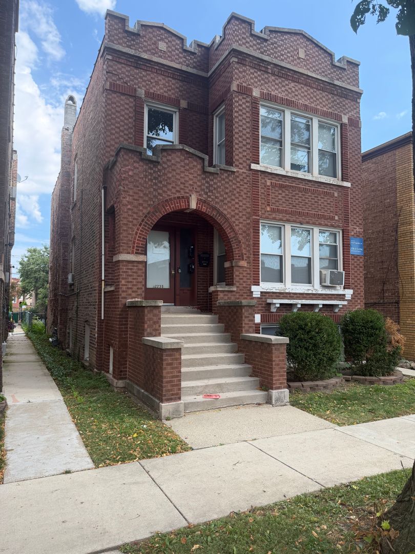 Berwyn Condo: 2235 Gunderson Ave - Apt