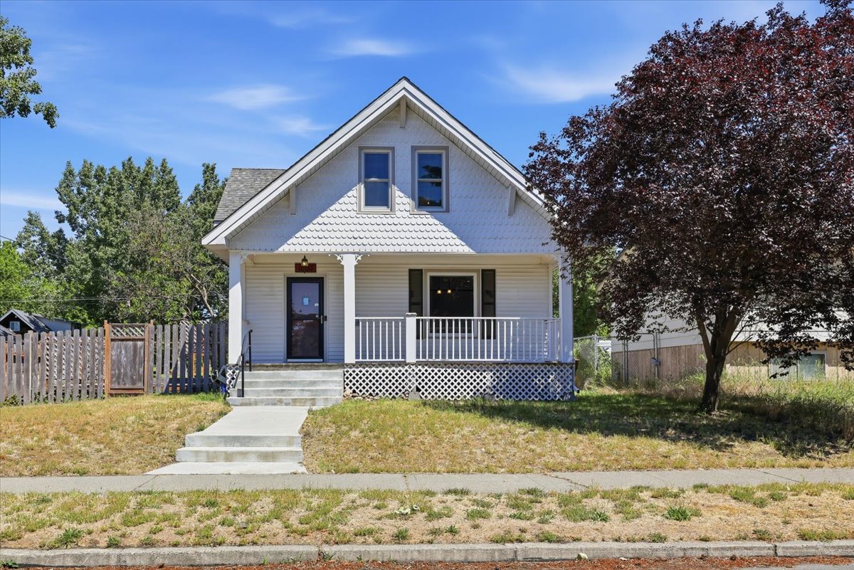 Spokane House: 1903 E Glass Ave