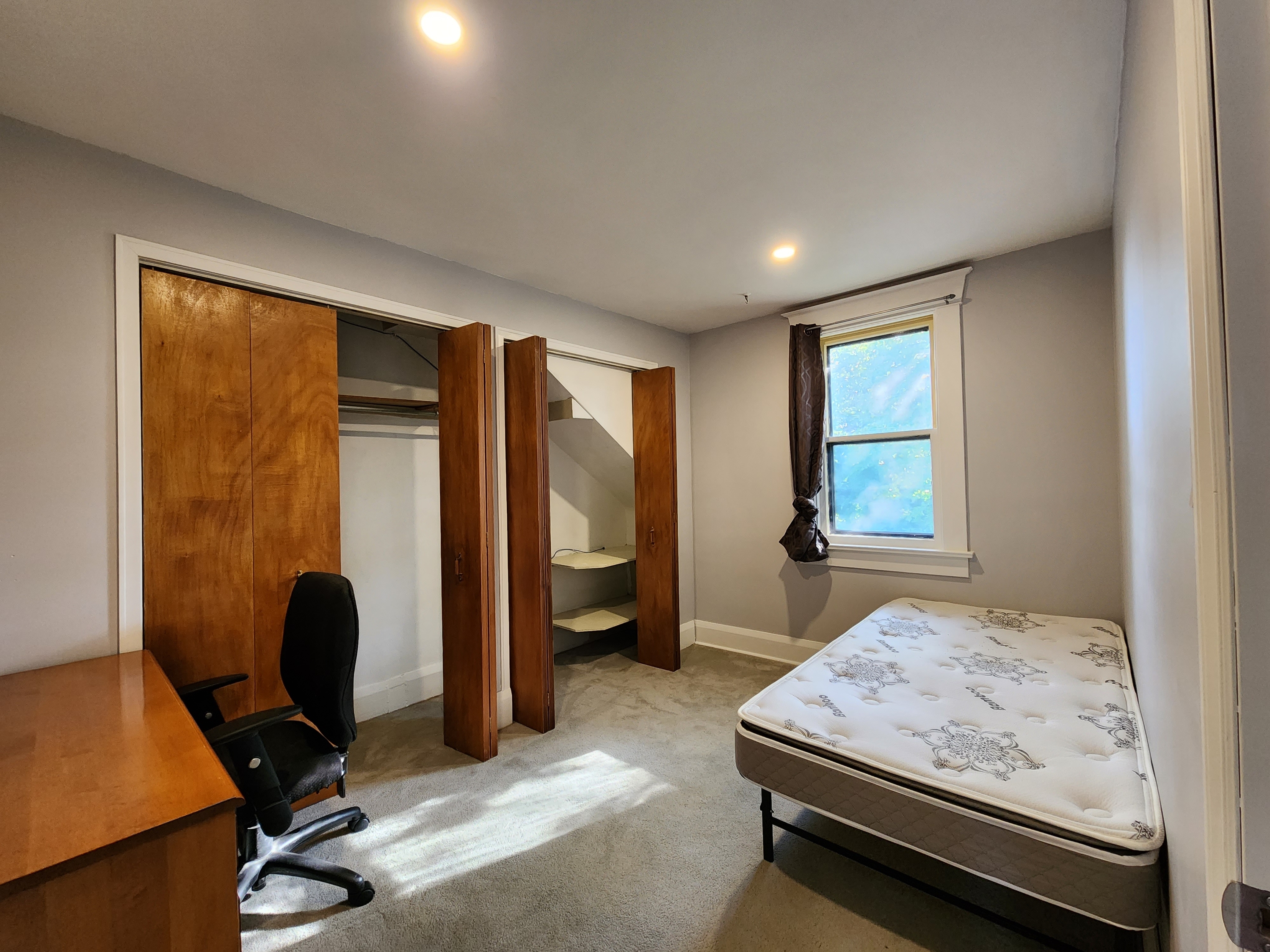 Windsor Condo: 343 Randolph Ave