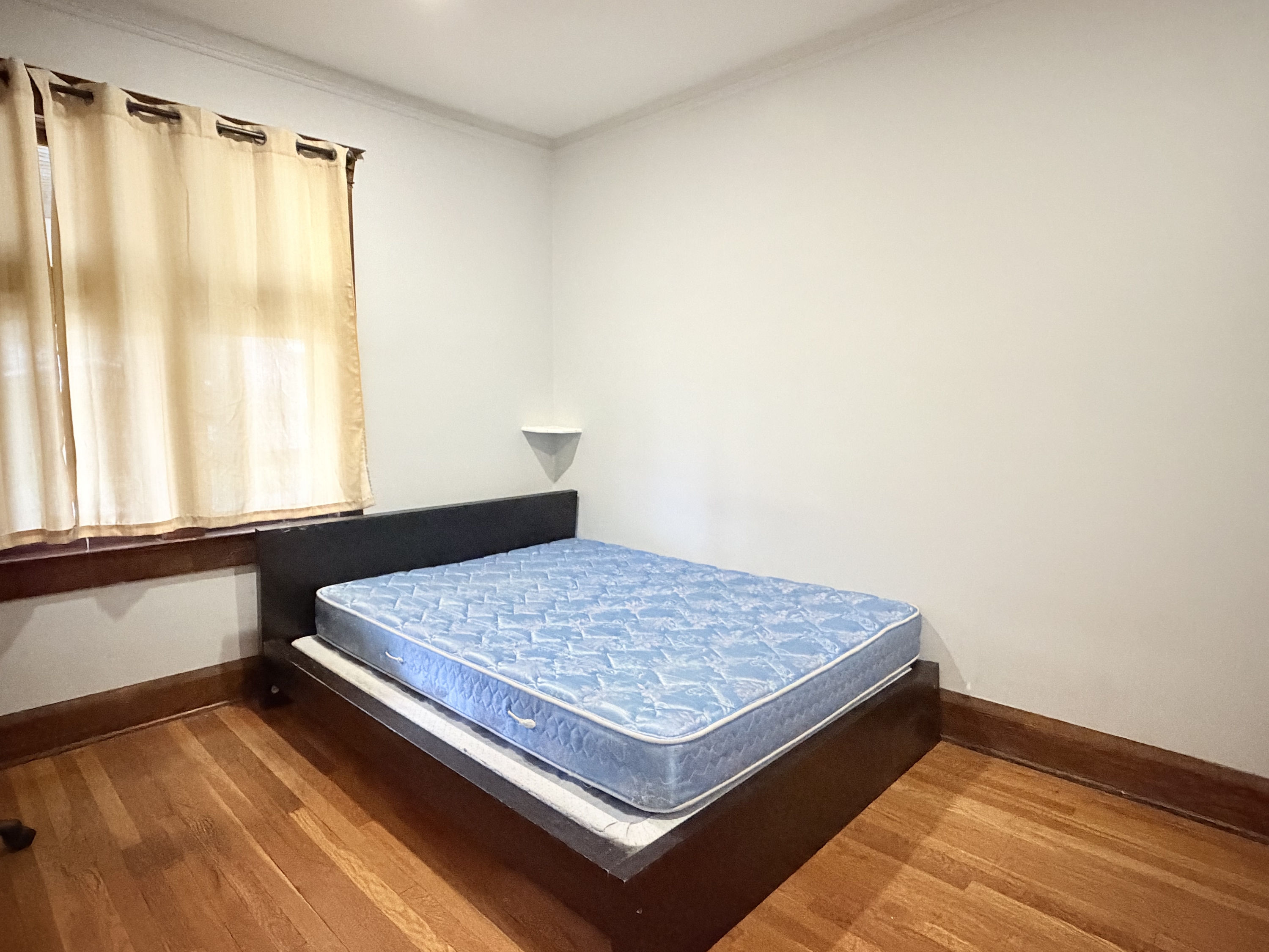 Windsor Condo: 343 Randolph Ave