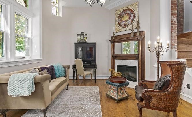 Washington Condo: 904 D St SE
