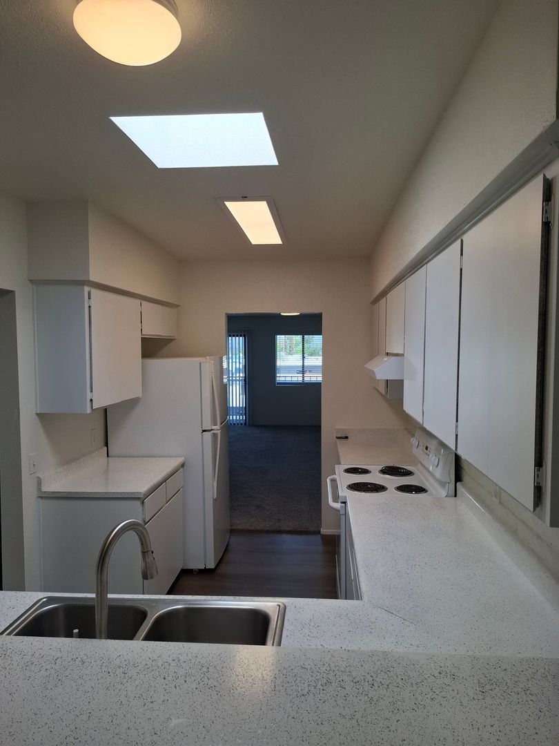 Tucson Condo: 9009 E Broadway Blvd