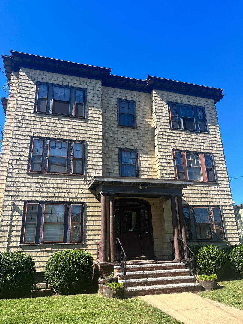 Haverhill Condo: 106 Kenoza Avenue