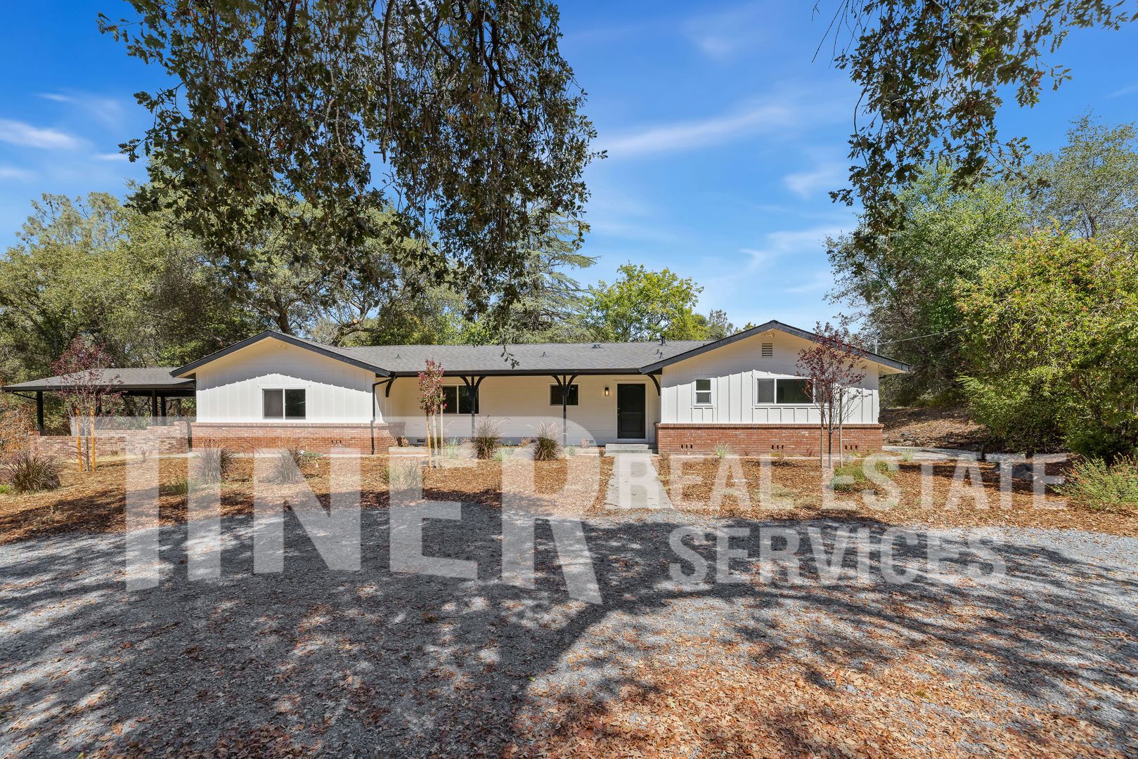 Loomis House: 8683 King Road