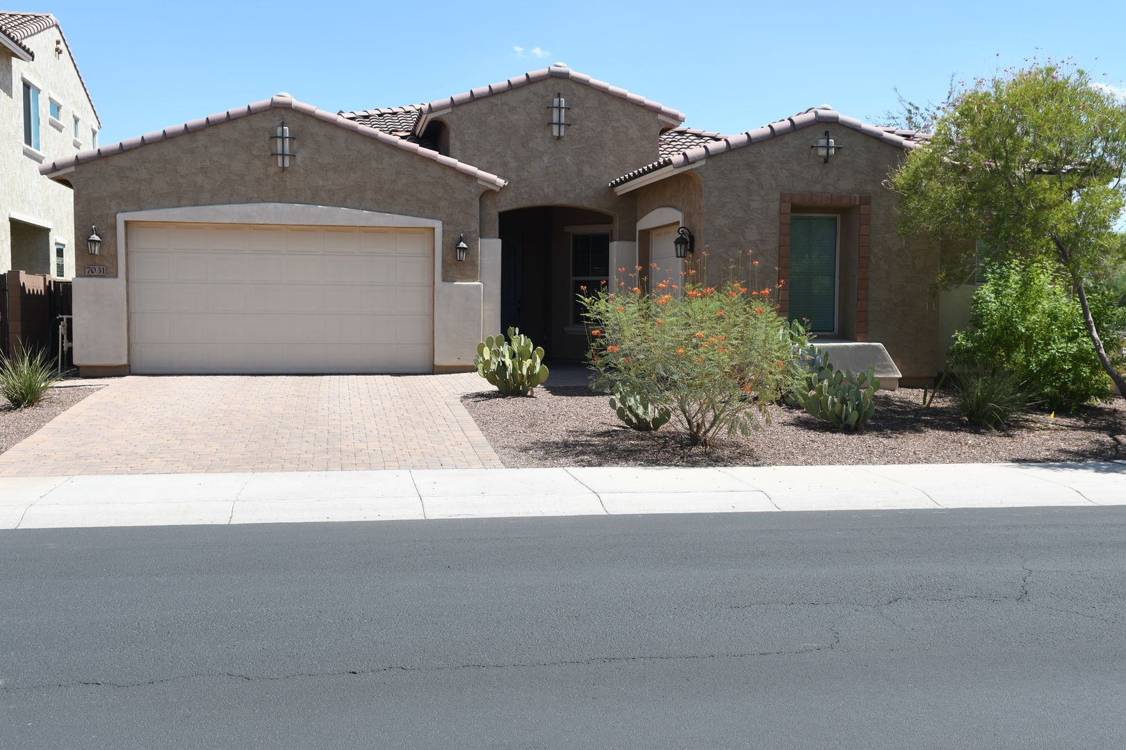 Glendale House: 7031 N 85th Ln