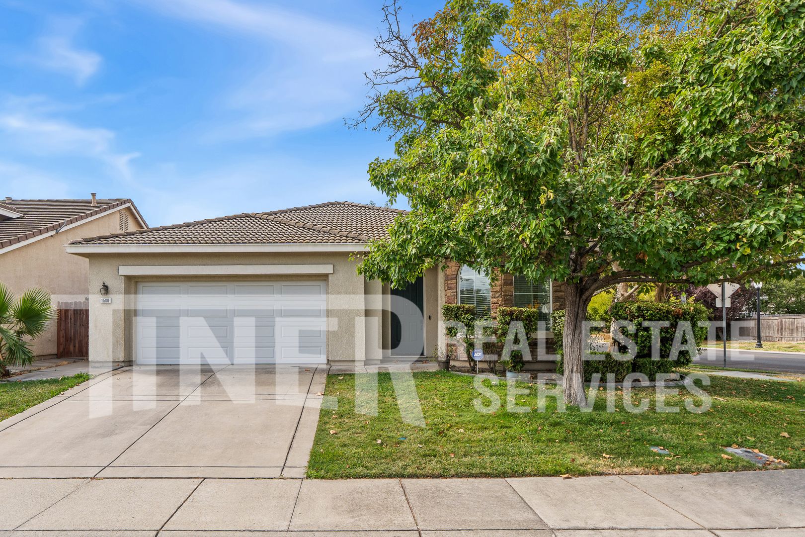 Sacramento House: 1580 Charm Way