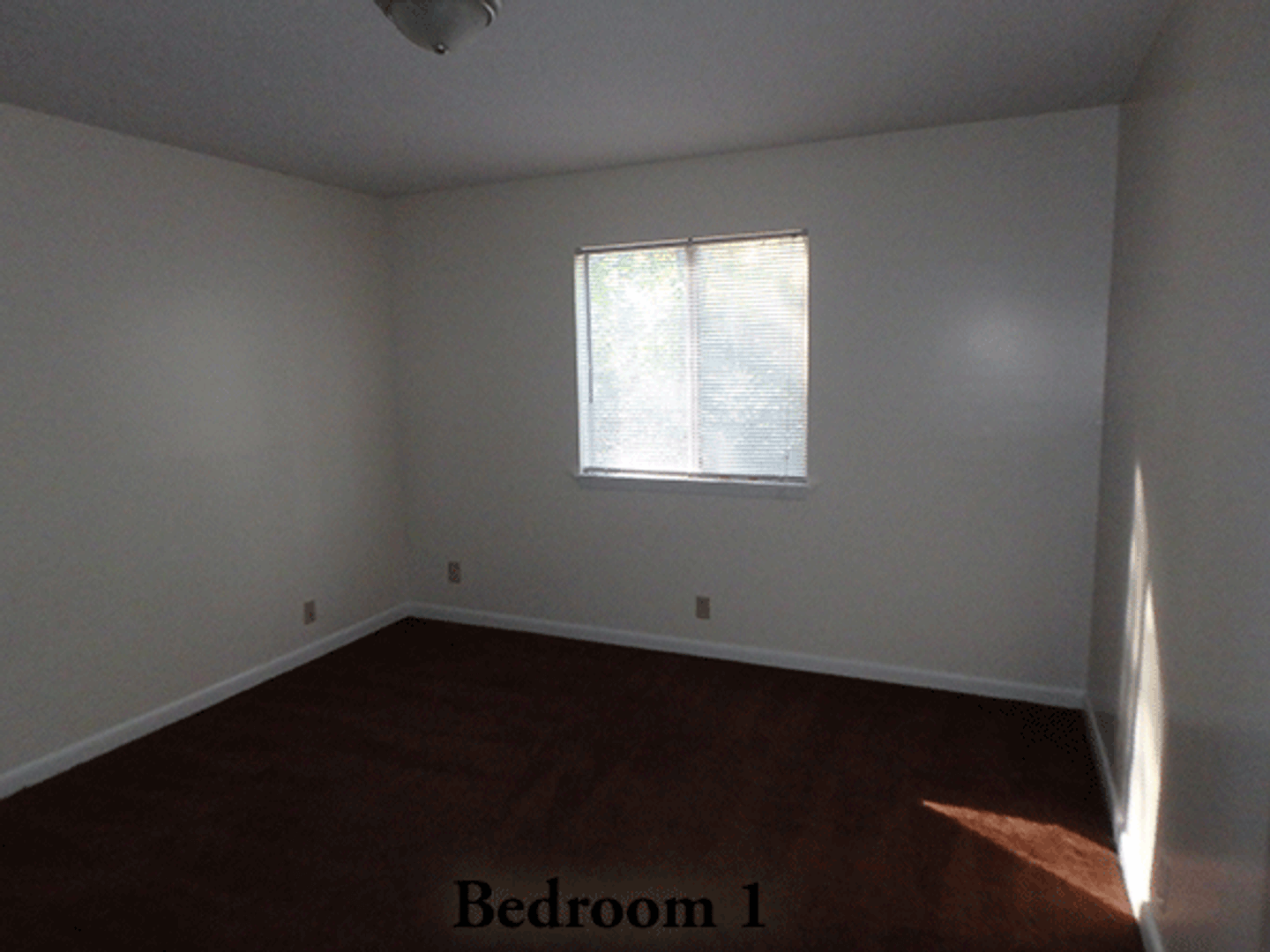 Mcminnville Apartment: 235 Vinewood Rd