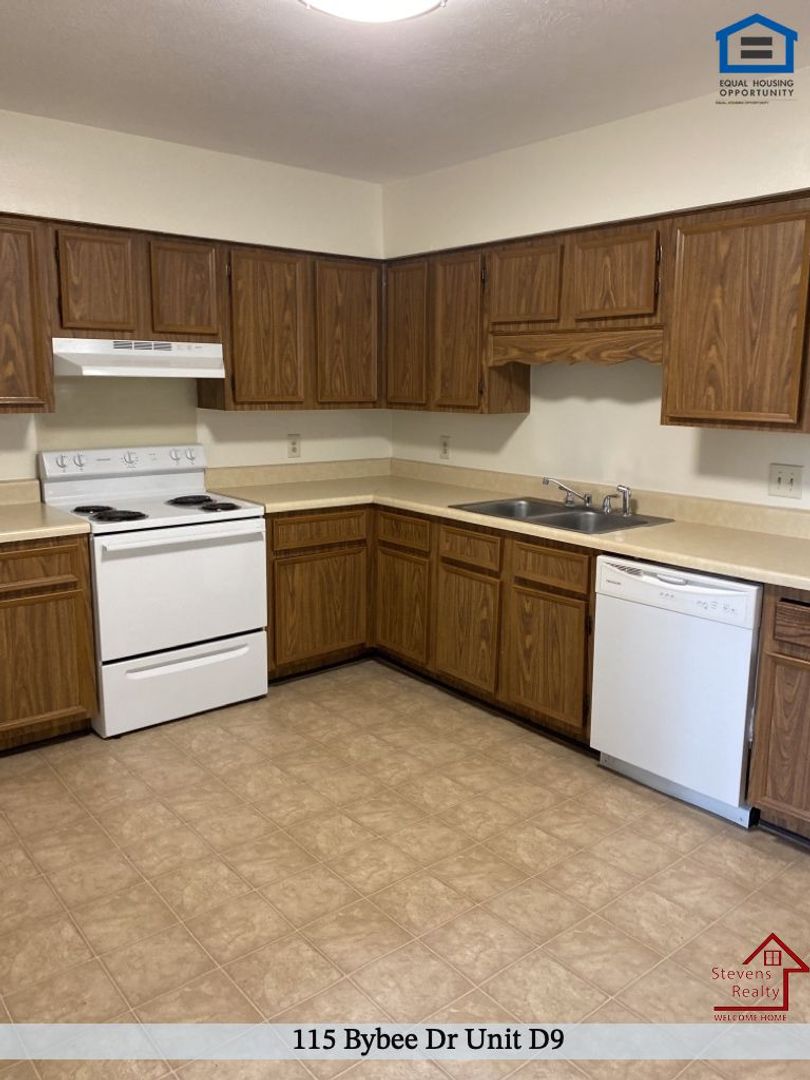 Mcminnville Condo: 115 Bybee Dr
