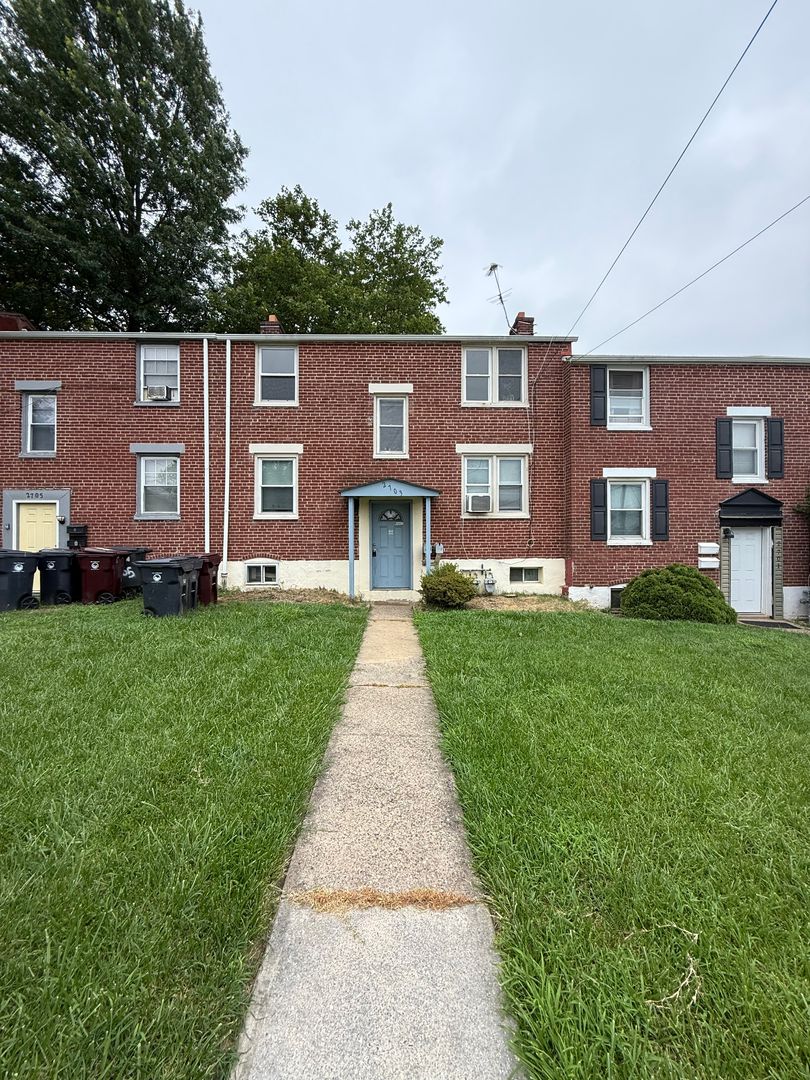 Wilmington House: 2703 W. 4th Street
