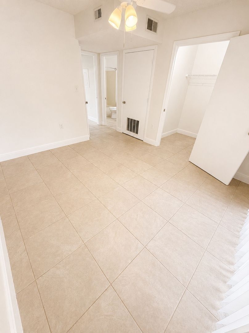 Leesburg Condo: 1183 Bentley Road