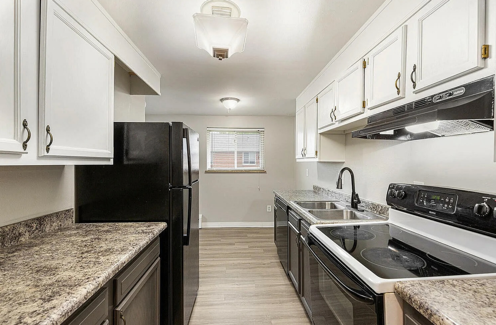 Lakewood Apartment: 1150 S Allison St
