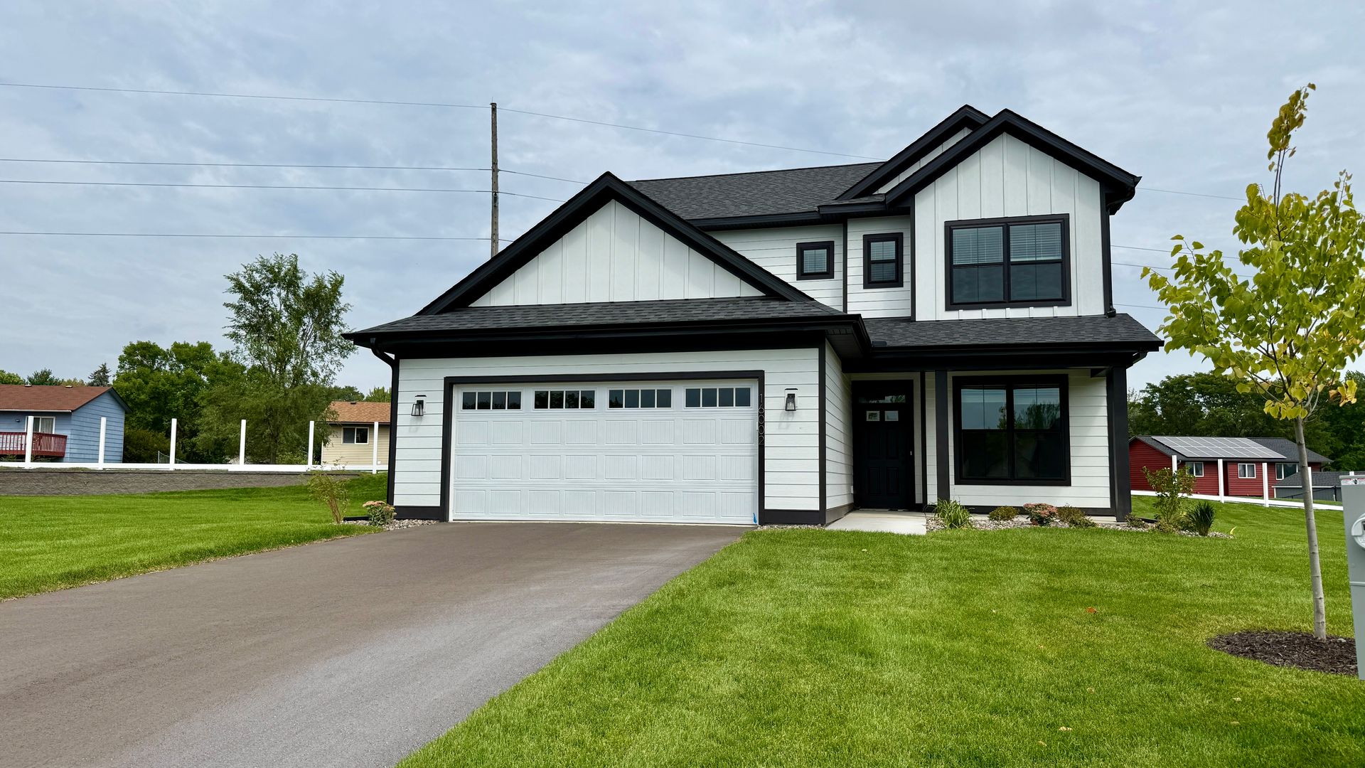 Lakeville House: 16002 Kenyon Ct