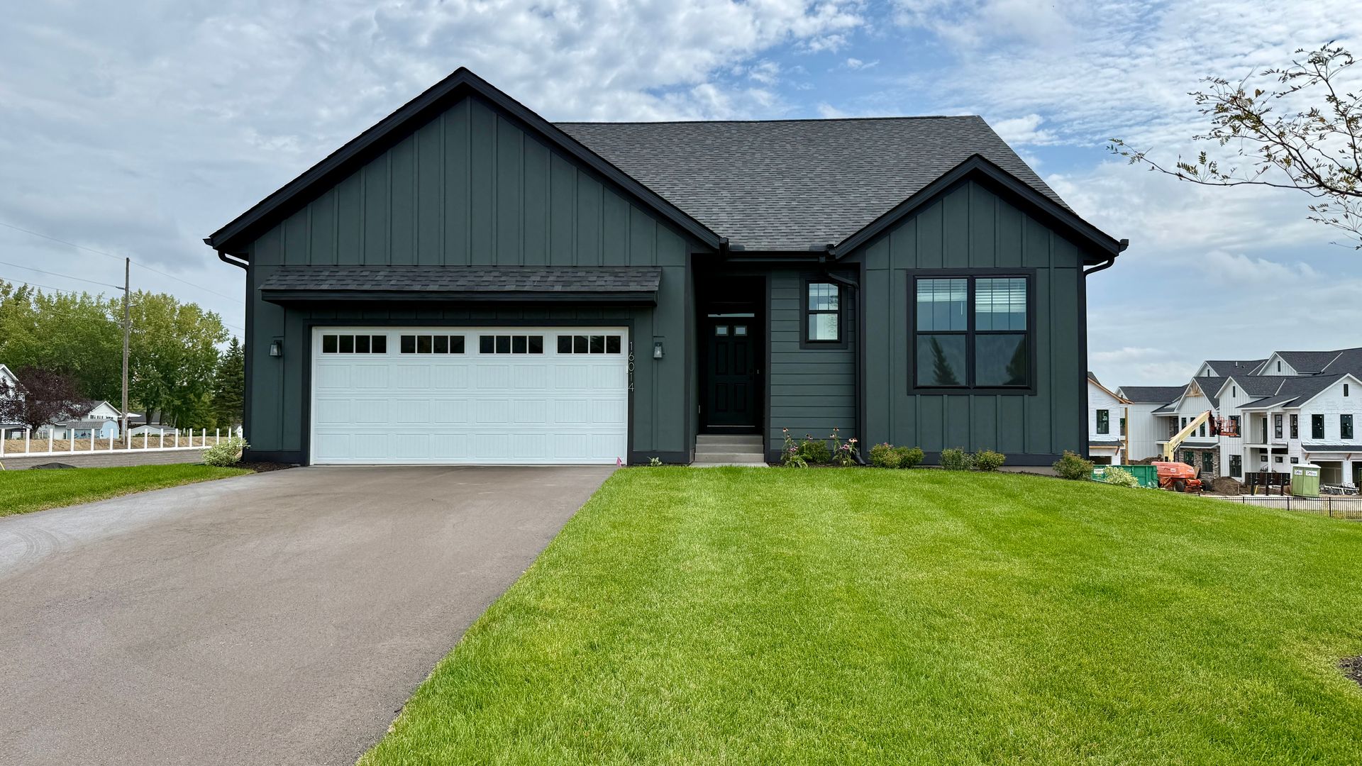 Lakeville House: 16014 Kenyon Ct