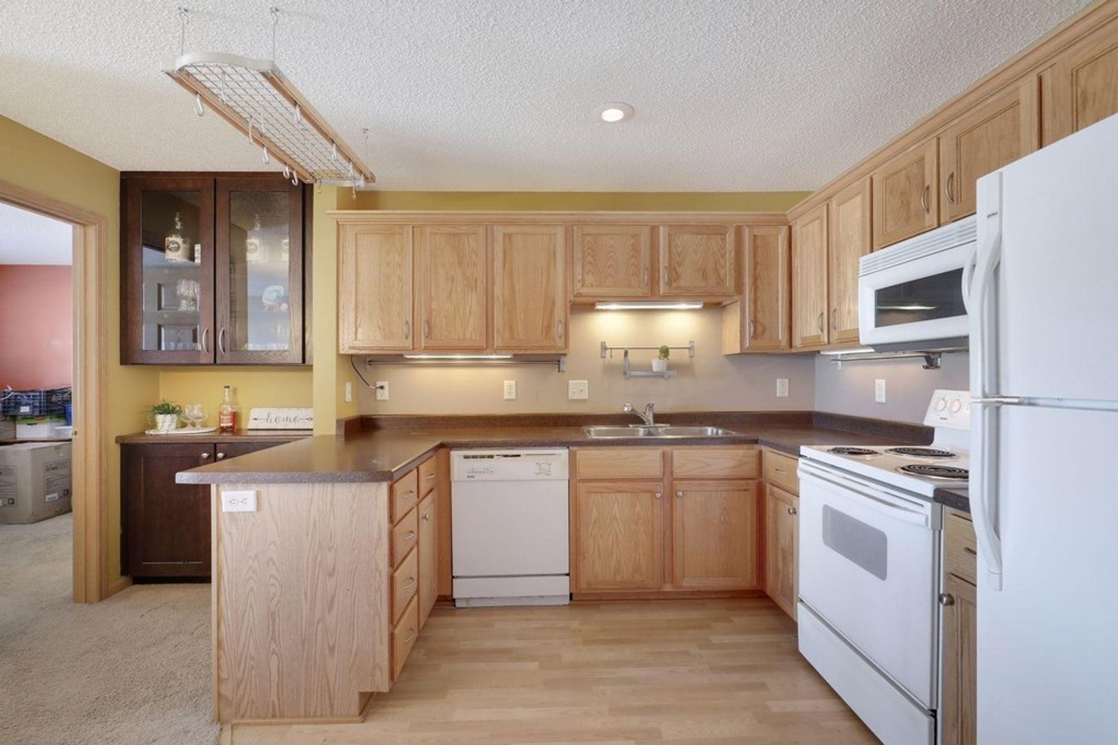 Chanhassen House: 1321 Lake Dr W