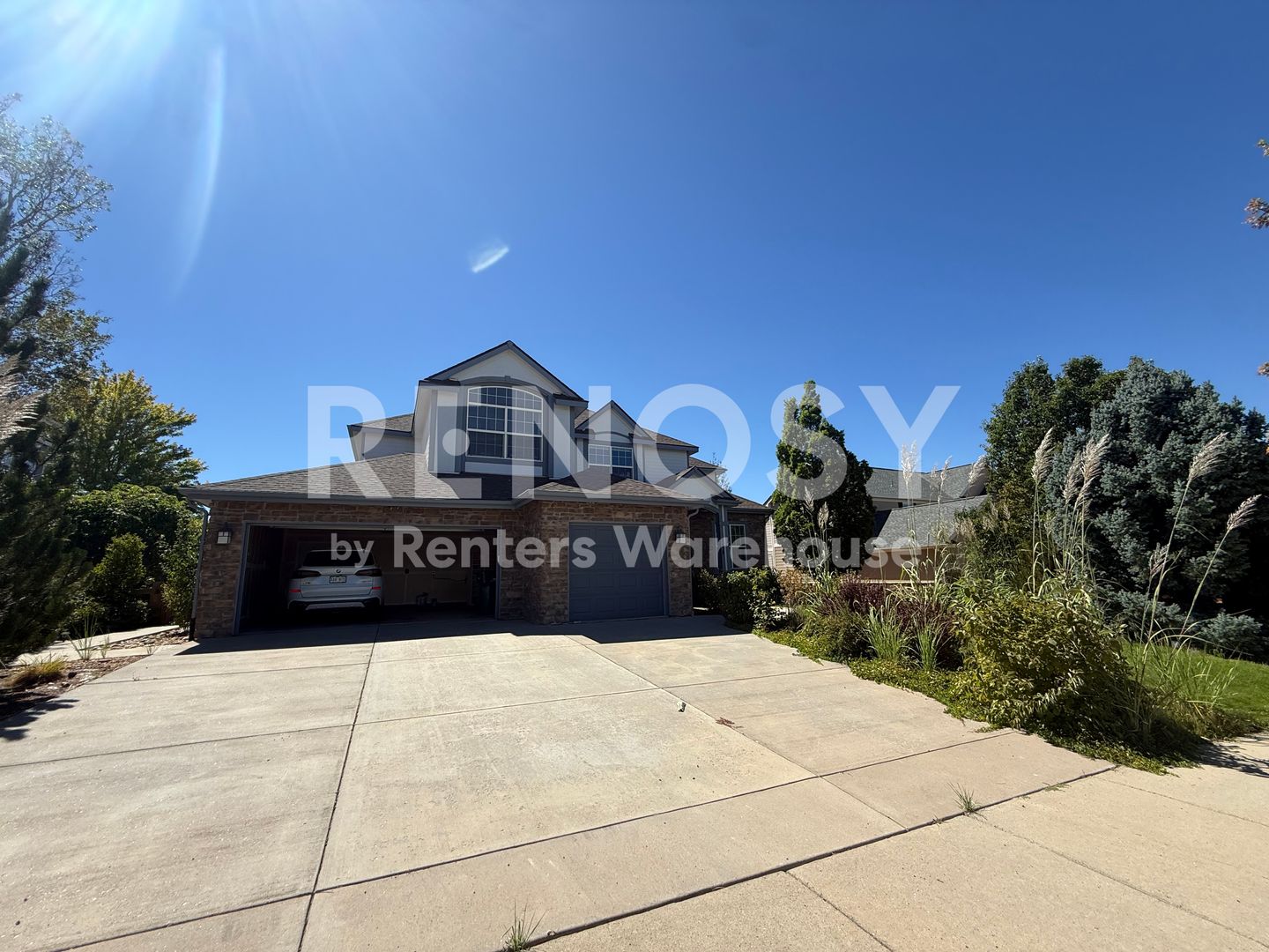 Broomfield House: 5158 Silver Feather Cir