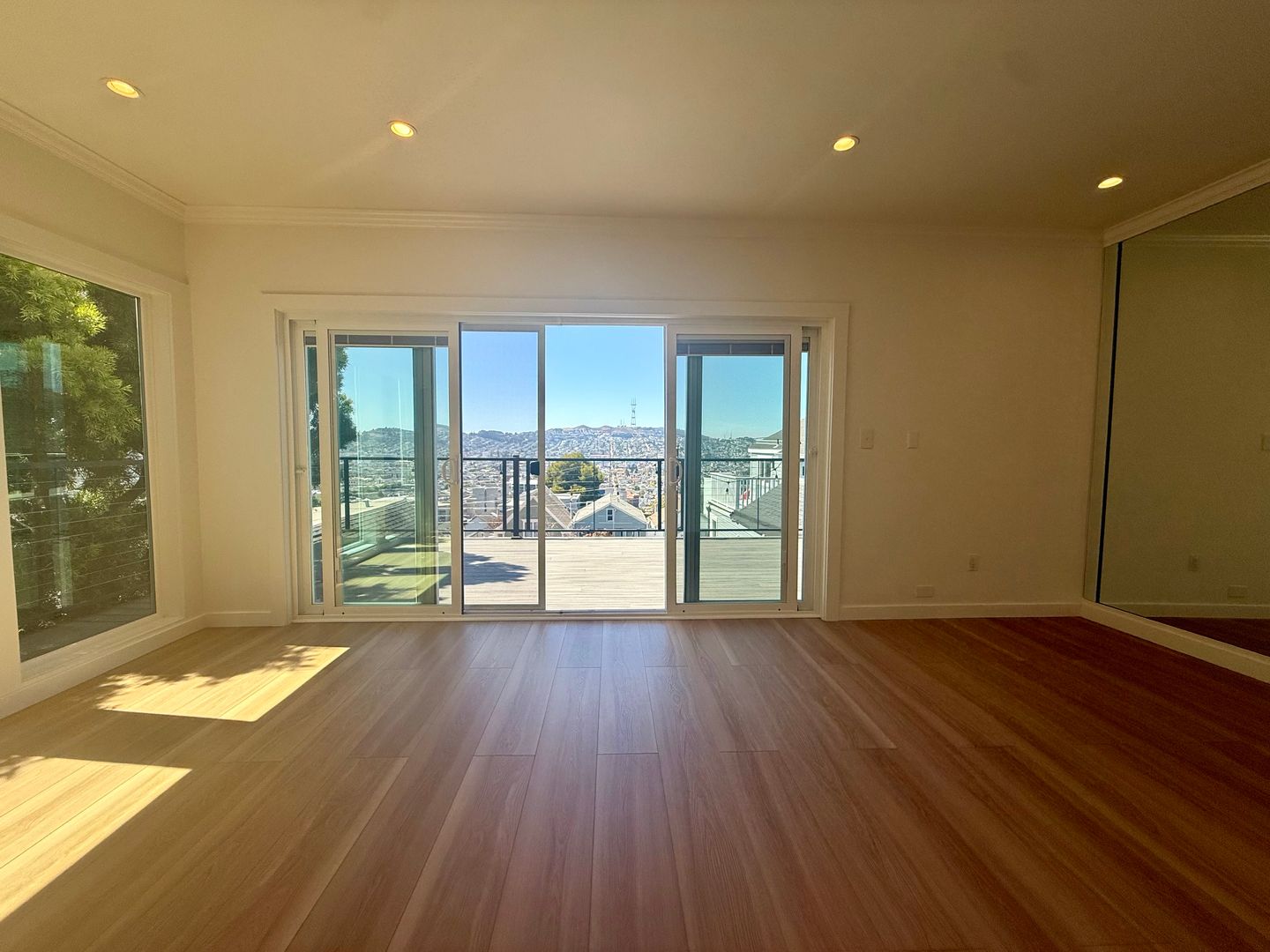 San Francisco House: 1053 De Haro Street